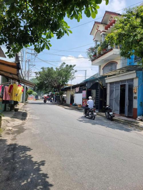 Vỉa hè 3m, Shop kinh doanh áo quần Tân Phong Quận 7, diện tích vàng Hiếm!